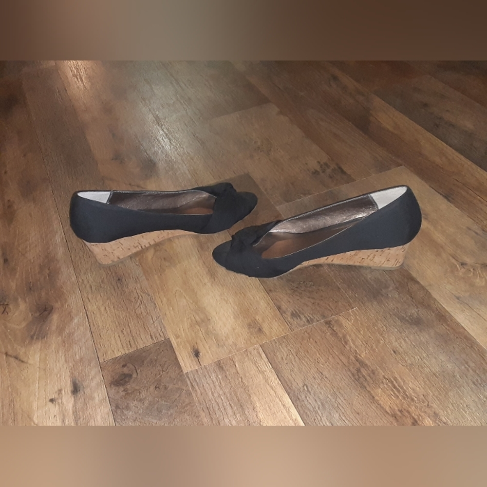 Moda Reflex black open toe shoes size 8M